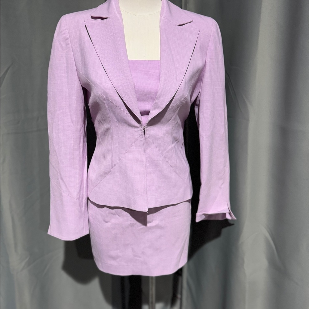 BEBE 3pc skirt suit, jacket & top size 4, skirt size 2 more pink in color